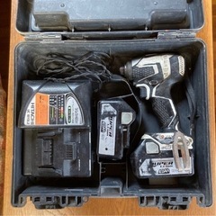 日立　インパクトドライバー　WH18DDL 18V 4A電池2個付き