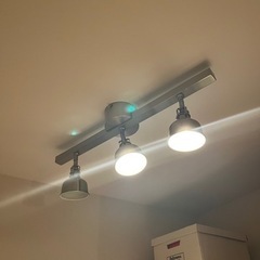 吊り下げ照明 電気 照明器具の画像