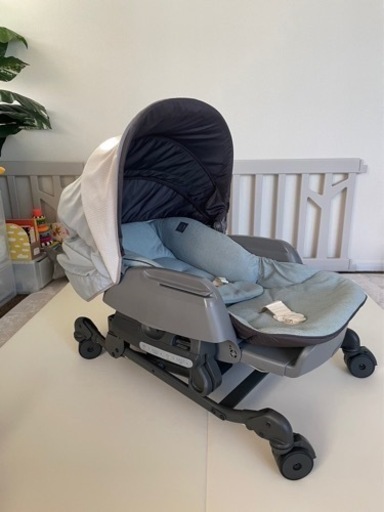 COMBIコンビの電動ハイローチェア  中古