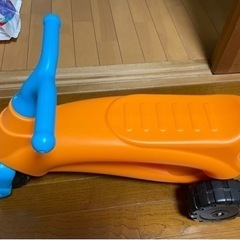 子ども　乗り物玩具　三輪　バギー