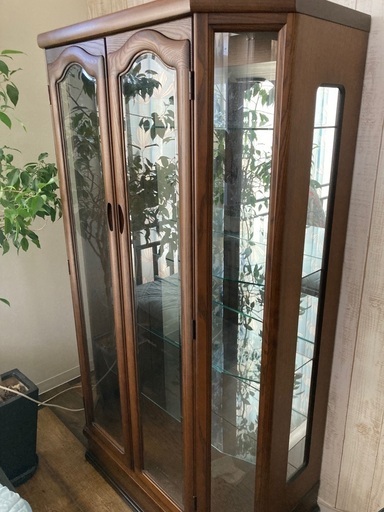 高級感ある飾り棚