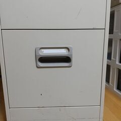 ファイリングキャビネット オフィス家具の画像