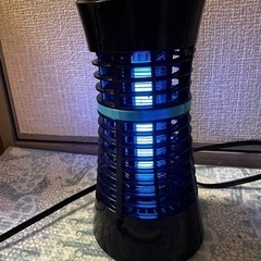 【保留中】 電撃蚊取り器の画像