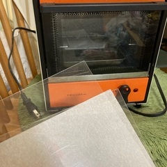 プラ板2枚とミニトースターにプラ板の本