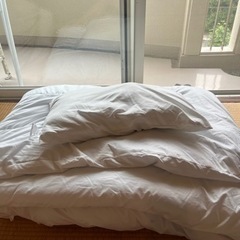 掛け布団と枕　ほとんど未使用の画像