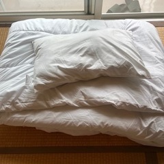 掛け布団と枕　ほとんど未使用の画像