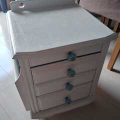 サイドテーブル (キャスター付きワゴン、袖引き出し)の画像