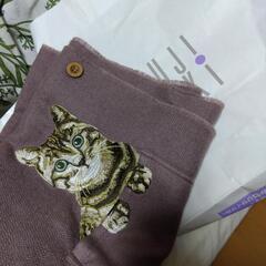 猫刺繍いり大判ストールの画像