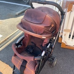 ベビーカー（Combi）の画像