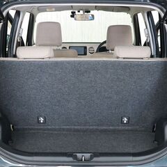 【デザインが人気の車！！】　足元などの空間も広く荷物が載せやすい車🚙の画像