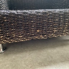 1人掛け籐製ロータイプソファーの画像