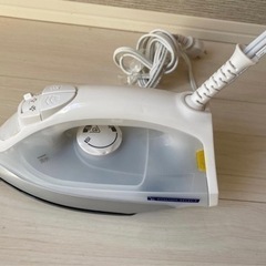 机、掃除機、アイロン、小物入れの画像