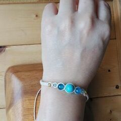 天然石（ブルー系）のマクラメブレスレットの画像