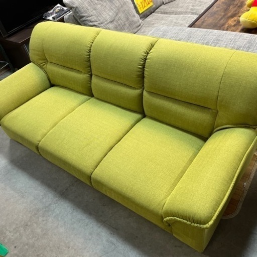 3人掛けソファー　ライトグリーン