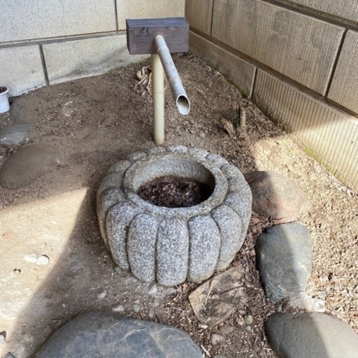 鹿おどし　受け石