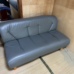 あげます。合皮ソファ
