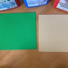 レゴブロック❣️赤バケツ青バケツ基礎板❣️の画像