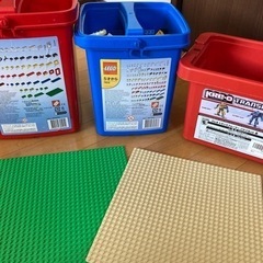 レゴブロック❣️赤バケツ青バケツ基礎板❣️の画像