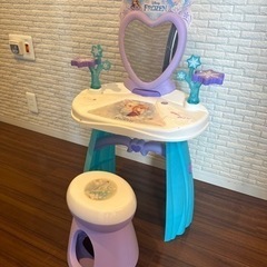 エルサ　化粧台