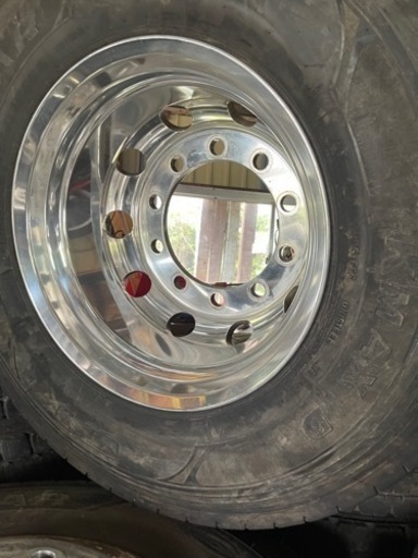 ボルボ　トレーラー　トラック　黒アルコアアルミホイール　タイヤセット