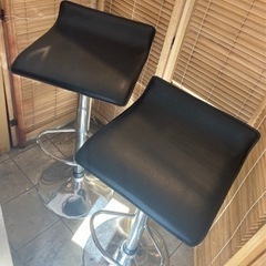 【お譲り先決定】カウンターチェア×2脚　高さ調節可能の画像