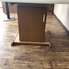 再投稿。テーブル　の画像