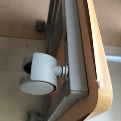 【差し上げます】サイドテーブルキャスター付の画像