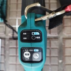 マキタ 充電式草刈り機18V＆3Ahバッテリ&充電器付 MUR189DSFの画像