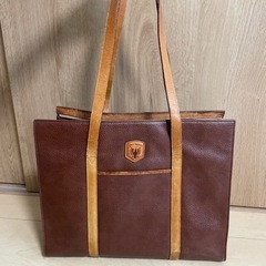 革のトートバッグ