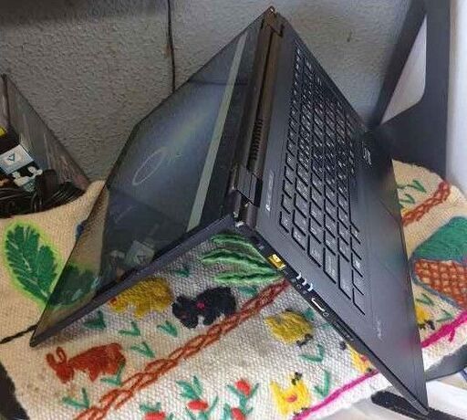 ②NEC LAVIE Hybrid ZERO HZ750/BAB Core i7