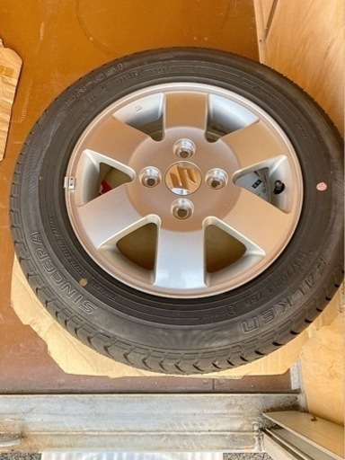 アルミタイヤ１台分新品(新品ナット付き)