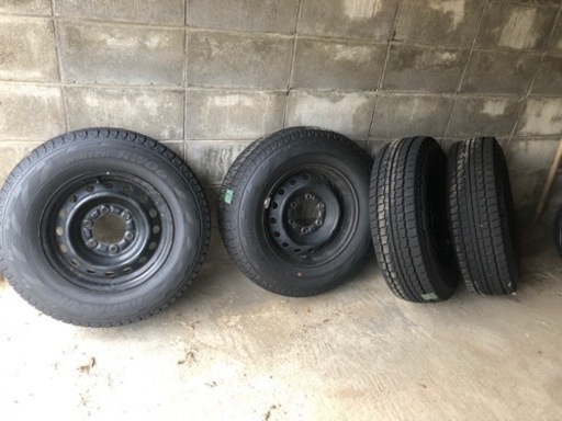 195/80R15×6J 107/105 LT ハイエース用スタッドレスタイヤ(ホイール付)