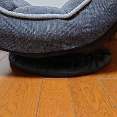 回転式リクライニング座椅子　（新品未使用品）の画像