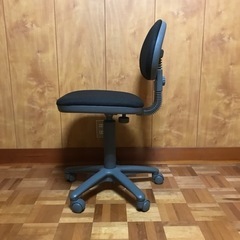 オフィスチェア デスクチェア　パソコンチェア　事務椅子　キャスター付き　３の画像
