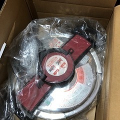 新品圧力鍋の画像
