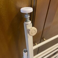 はしごタイプの突っ張り収納の画像