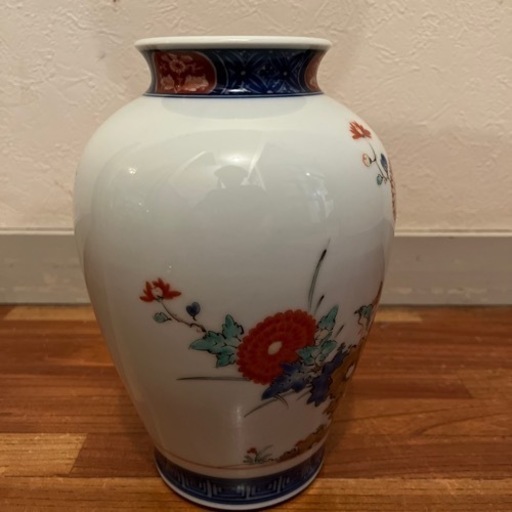 人間国宝　十三代酒井田柿右衛門　花鳥文花瓶