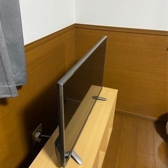 ハイセンス　32型テレビ　カラーボックス付