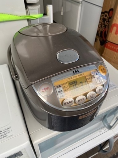 配送可能　保証付き　ZOJIRUSHI ＩＨ炊飯ジャー NP-VS10