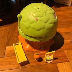 こえだちゃんの木のお家