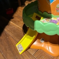 こえだちゃんの木のお家の画像