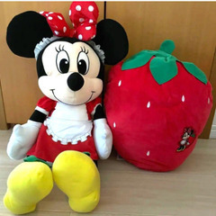 ミニーマウス　ぬいぐるみ　クッション　いちご　ストロベリーフェスタ