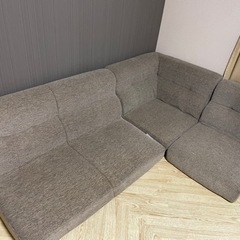 ローソファー　ニトリ