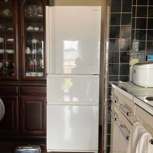 冷蔵庫　東芝　2022年製　326Ｌ