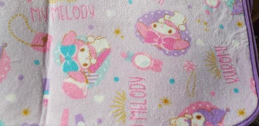 クロネ・サンリオキャラクター　ラグマット・センターラグ