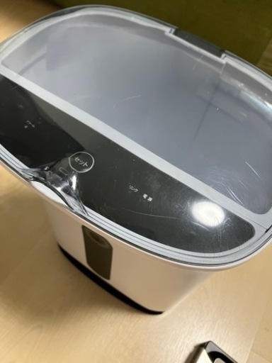 【中古】カリカリマシーン・猫壱の餌鉢・水鉢セット