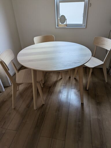ダイニングテーブル Ikea LISABO