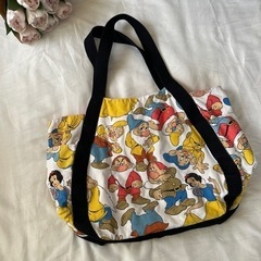 PULL&BEAR白雪姫Tシャツ＆トートバッグセット　７人の小人 マザーズバッグディズニーエコバッグレッスンバッグの画像