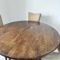 ダイニングテーブル【取引中】問い合わせ多数の為返信できないです