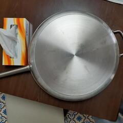 大きなフライパンの画像